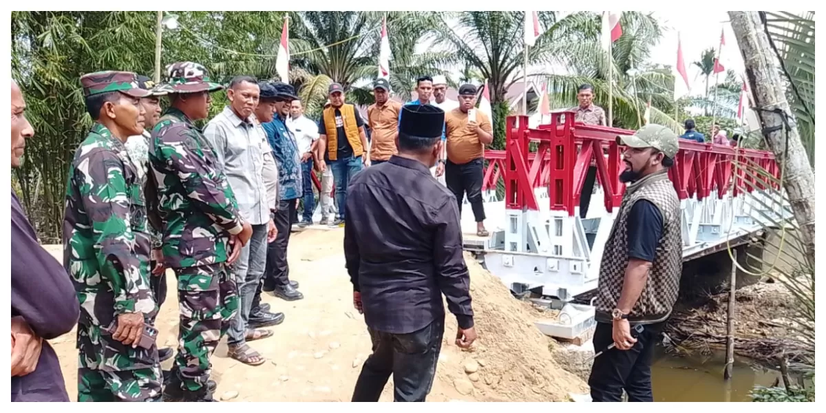  Dandim 0104/Aceh Timur Dampingi Bupati Resmikan Jembatan Bailey di Nurussalam Aceh Timur. (Realitasonline.id/Dok)