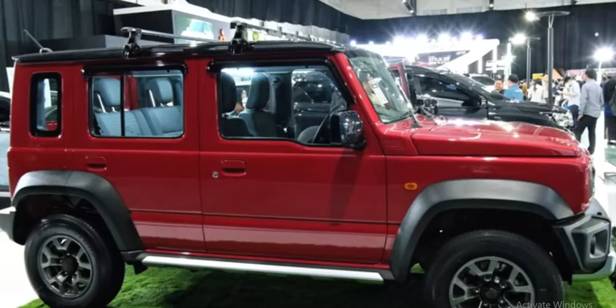 Suzuki Jimny 2026 sering dibayangkan sebagai SUV kecil yang imut, tetapi ketika dibicarakan sebagai basis pickup 4x4 (Tangkapan Layar YouTube A4 Automotive)