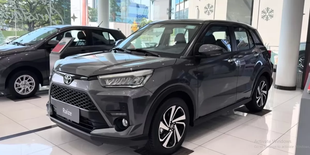 Toyota Raize 2026 adalah SUV kecil yang dirancang dengan gaya modern dan aura sporty yang kuat. (Tangkapan Layar YouTube Auto Detail TV)