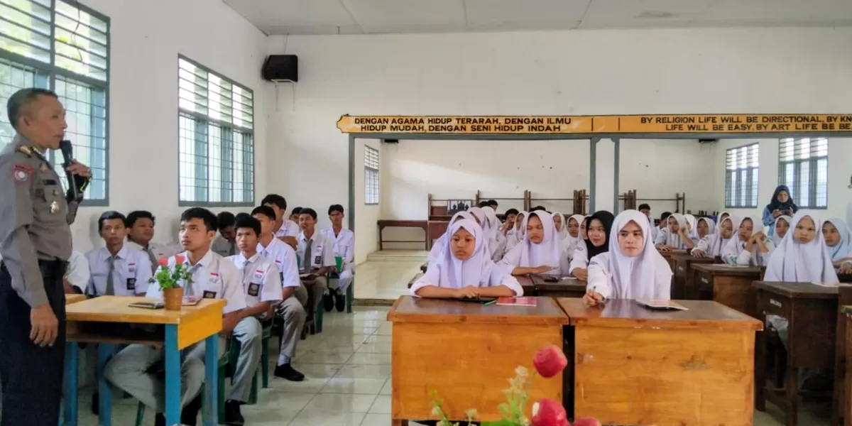 Polres Padangsidimpuan melaksanakan kegiatan Sosialisasi Kamtibmas di SMA Negeri 1 Kota Padangsidimpuan, Jalan Sudirman, Kota Padangsidimpuan, Selasa (20/1/2026). (Foto : Realitasonline / Riswandy)