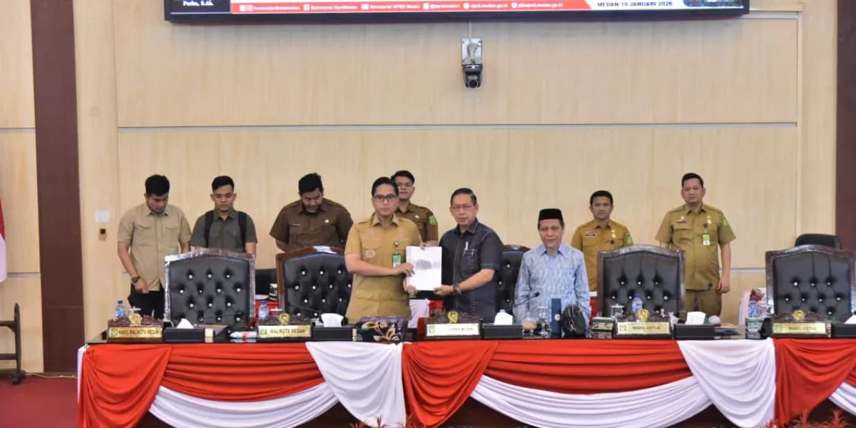 Wali Kota Rico Waas ikuti sidang Paripurna DPRD Kota Medan dengan agenda Laporan Pelaksanaan Reses IV masa persidangan I tahun 2025-2026, Senin (19/1/2026).