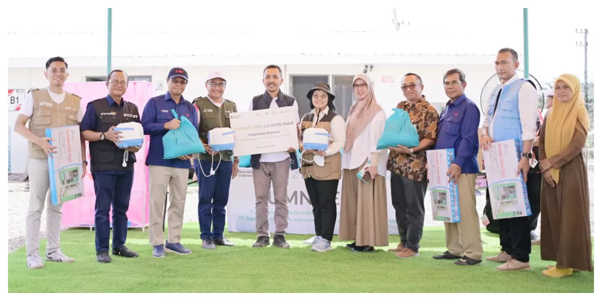 Keterangan Foto : Danantara, FHCI dan Alumni FE USU Berikan 600 Paket Logistik  (Realitasonline.id / Dok)