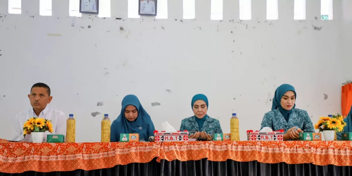 Pemkab Tapsel melalui TP PKK melaksanakan Sosialisasi Desa Binaan Kategori IVA Test (Inspeksi Visual Asam Asetat) di Aula Kantor Camat Muara Batangtoru, Kabupaten Tapsel, Rabu (21/1/2026)(Foto : Realitasonline / Riswandy)