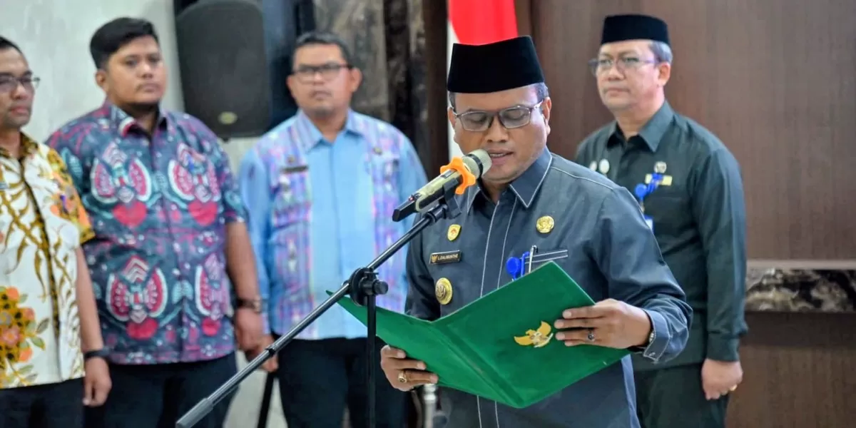 Wali Kota Padangsidimpuan, Dr. H. Letnan Dalimunthe, beri sambutan pada pelantikan sejumlah pejabat di lingkungan Pemerintah Kota Padangsidimpuan, di aula Kantor Wali Kota Padangsidimpuan, Kamis (22/1/2026).(Foto : Realitasonline / Riswandy)