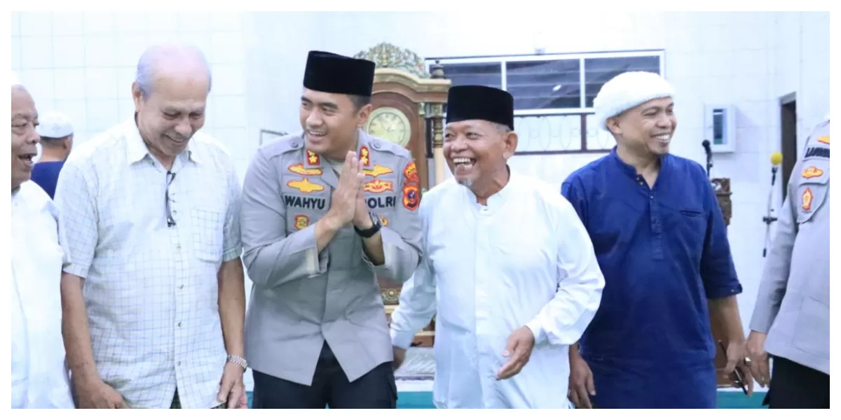 Kapolres Labuhanbatu Jumat Berkah di Masjid Baiturrachman. (Realitasonline.id/Dok)