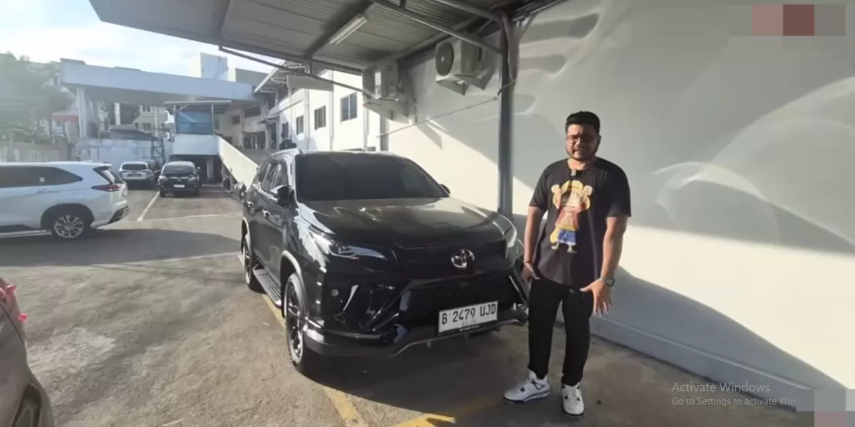 Toyota Fortuner 2026 adalah SUV besar dan populer di Indonesia yang diposisikan sebagai mobil kelas menengah-atas. (Tangkapan Layar YouTube Seputar Otomotif Channel)