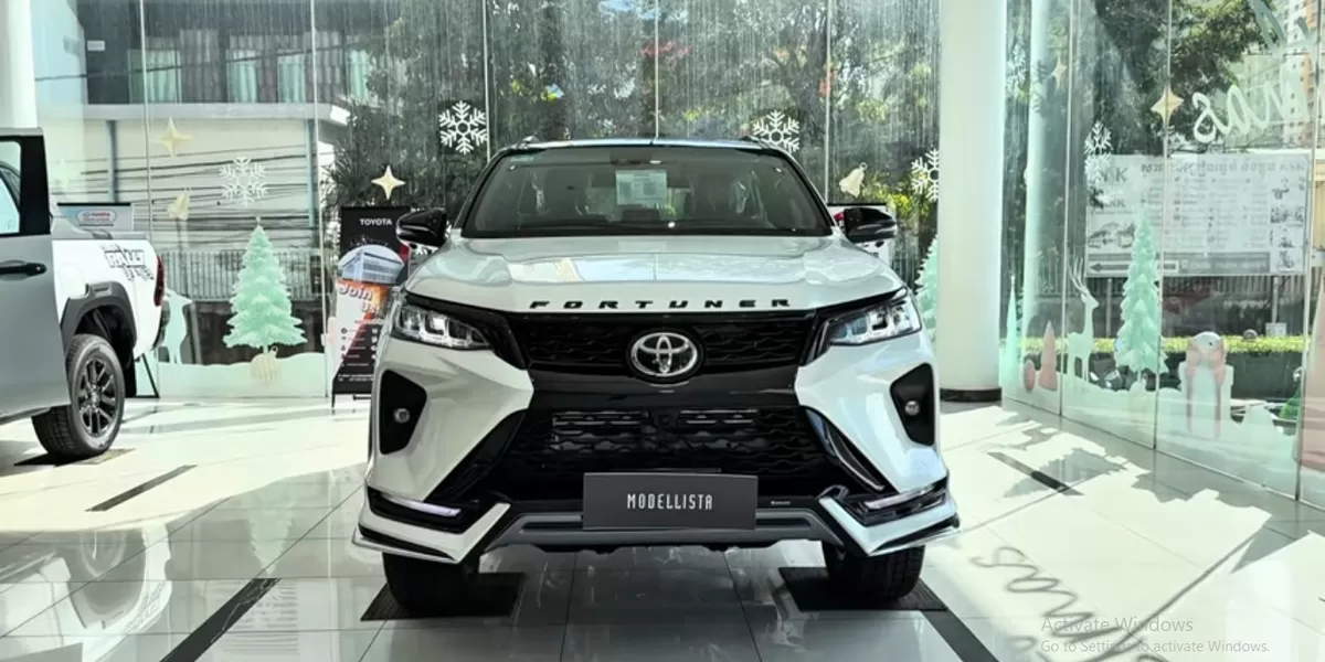 Toyota Fortuner 2026 hadir sebagai SUV keluarga yang menonjolkan keseimbangan antara ketangguhan, kenyamanan, dan kesan modern. (Tangkapan Layar YouTube Auto Detail TV)