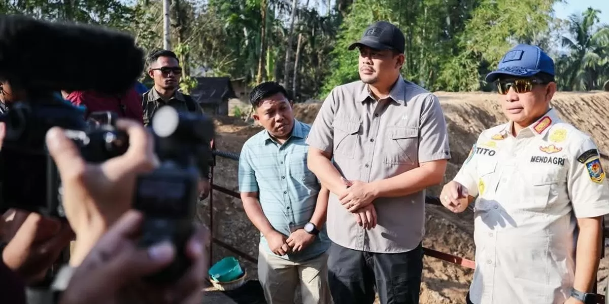 Wali Kota Sibolga Syukri Penarik Dampingi Mendagri Tito Tinjau Lokasi Banjir dan Longsor