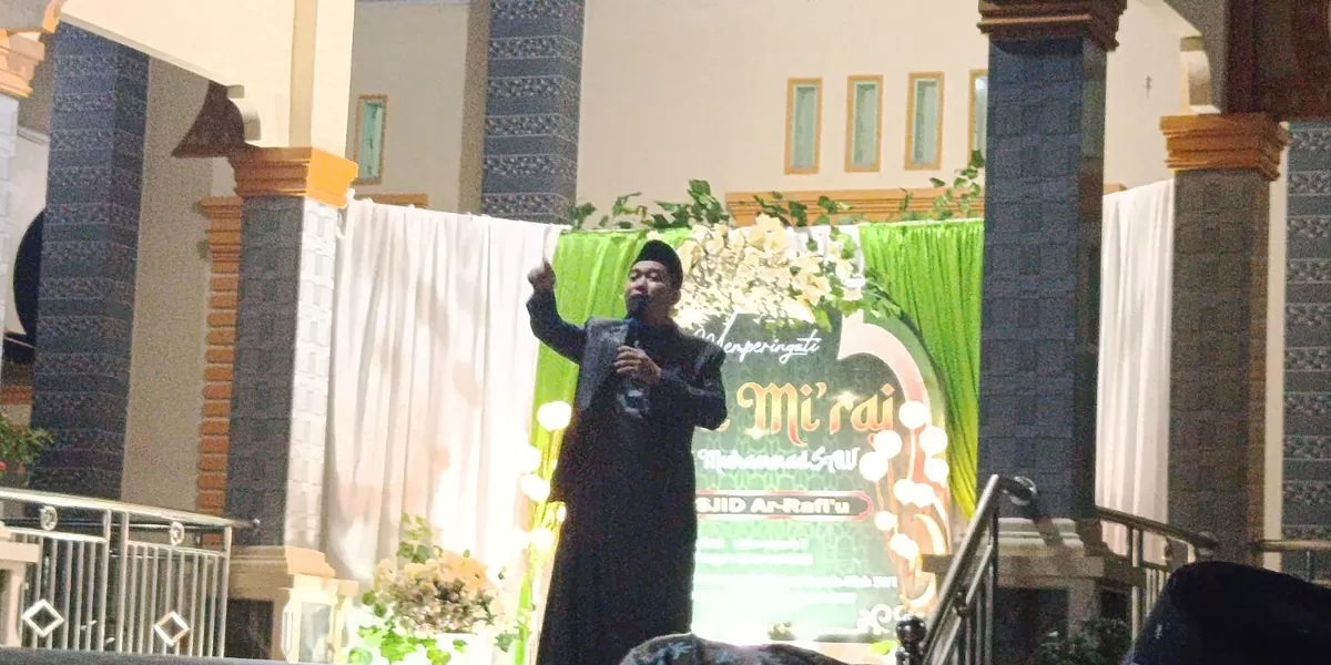 Pringati Isra Mi'raj di Masjid AR-RAFI'U Penceramah oleh Al Ustad Muhandis Alfala. Sabtu 24/1 2026.Poto realitasonline.id/MA