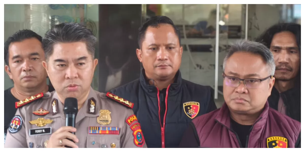 Kabid Humas Poldasu Kombes Pol Ferry Walintukan didampingi Dirkrimum Kombes Ricko Taruna Mauruh Memaparkan Kasus Pencurian Mengakibatkan Siswa SD Terseret di Marelan, Minggu (25/1/2026) di Mapoldasu. (Realitasonline.id/Humas Poldasu/Ogek Tanjung)