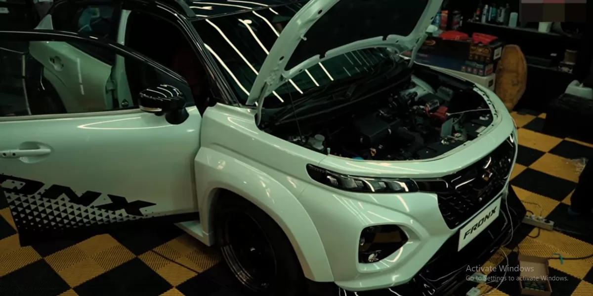 Suzuki Fronx Super Hedon dengan upgrade audio full Sony adalah konsep mobil yang menonjolkan pengalaman berkendara yang lebih mewah dan menyenangkan dari segi hiburan audio. (Tangkapan Layar YouTube  Victory Audio Signature)