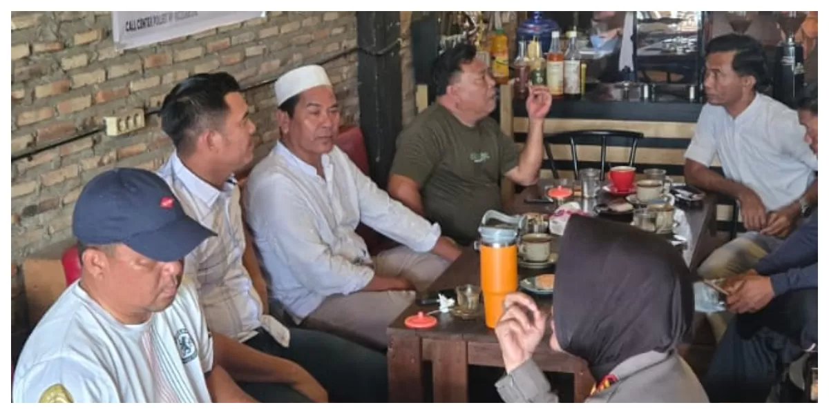 Keterangan Foto : Fakultas Kopi di buka oleh Polsek NA IX - X untuk permudah masyarakat konsultasi hukum (Realitasonline.id / Arif)