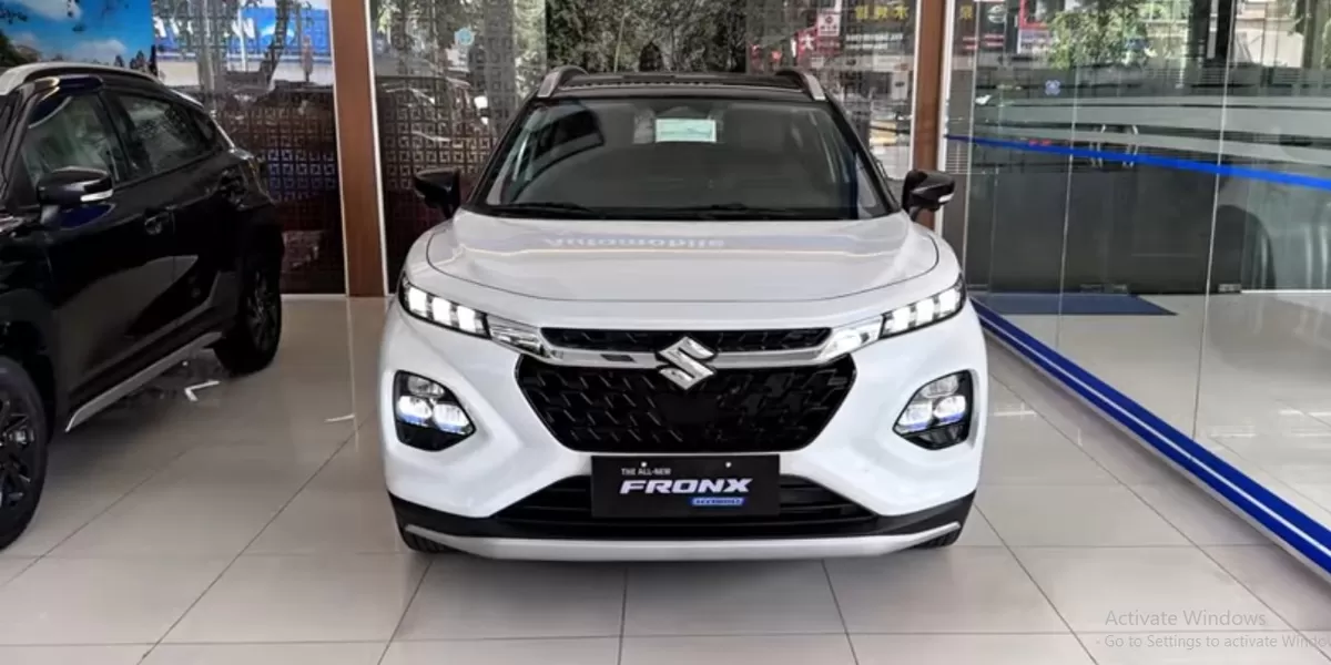 Suzuki Fronx 2026 Hybrid 1.5L Turbo Luxury SUV adalah versi terbaru dari compact SUV Suzuki yang mencoba menggabungkan gaya modern, efisiensi bahan bakar, dan kenyamanan berkendara dalam satu paket. (Tangkapan Layar YouTube First Autoshow)