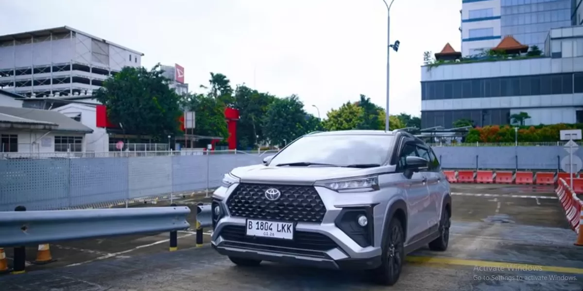 Veloz Hybrid cocok untuk mudik Lebaran 2026 karena karakter mobil ini memang dirancang untuk kebutuhan keluarga dan perjalanan jauh. (Tangkapan Layar YouTube Teguhku)