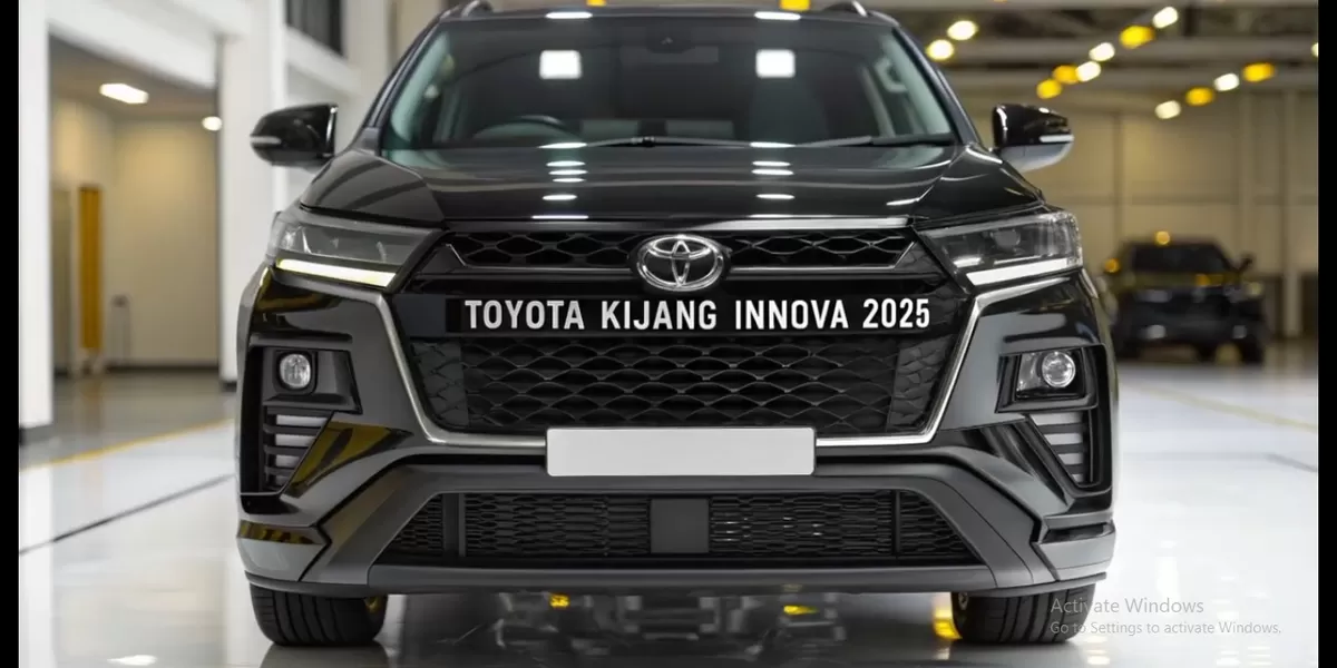 Toyota Kijang Innova 2025 hadir dengan wajah yang lebih modern dibanding generasi sebelumnya, menampilkan garis bodi yang lebih tegas dan proporsional. (Tangkapan Layar YouTube Scott Vehicle)