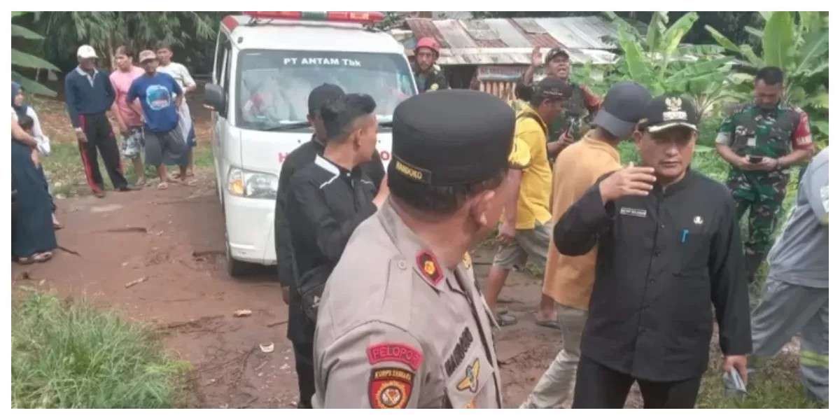  Petugas gabungan TNI, Polri, dan warga mengevakuasi jasad anak usia tiga tahun yang ditemukan meninggal dunia di aliran sungai Kampung Bedah, Cibinong, Kabupaten Bogor, Kamis (29/1/2026). (Realitasonline.id/Dok)
