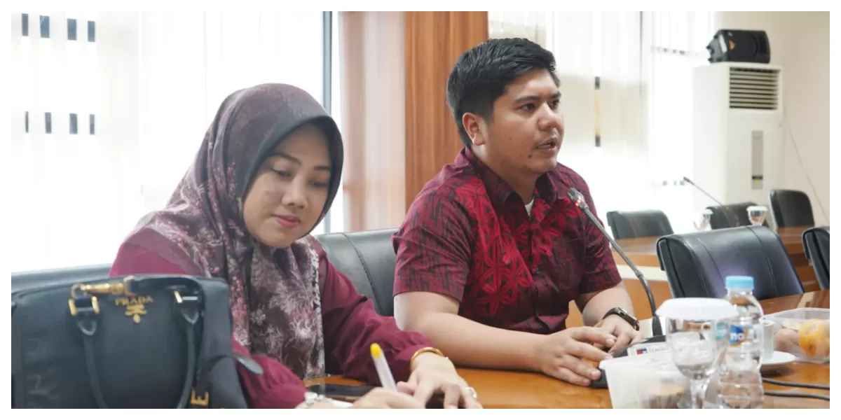 Anggota Komisi IV DPRD Kota Bogor, Banu Lesmana Bagaskara, saat rapat kerja bersama Dinas Pemadam Kebakaran Kota Bogor membahas relokasi pos damkar dan pengadaan armada rescue tahun 2026. (Realitasonline.id/Dok)