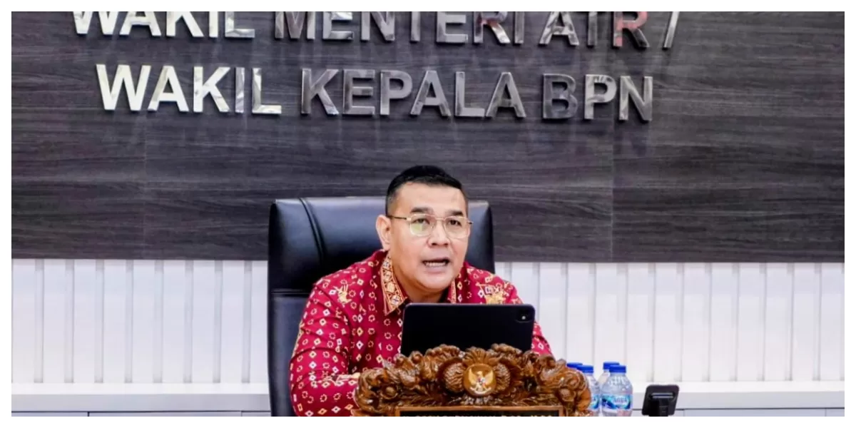 Keterangan gambar : Webinar Wamen ATR/Waka BPN, Ossy Dermawan, saat membuka webinar bertajuk &ldquo;Strategi Optimalisasi AI di Kementerian ATR/BPN, Kinerja Lebih Efisien, Aman dan Bertanggung Jawab&rdquo; yang diselenggarakan oleh BPSDM Kementerian ATR/BPN, kemarin.(Foto : Realitasonline / Ist)