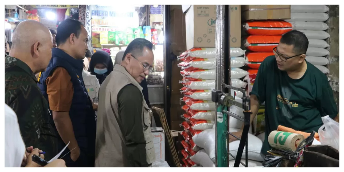 Satgas Pangan periksa harga bahan pokok di Pusat Pasar Medan. (Realitasonline.id/Humas Poldasu/Ogek Tanjung)