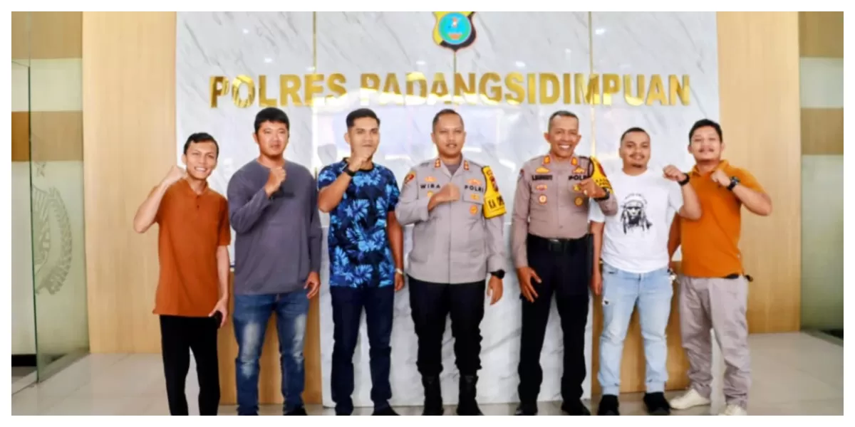 Keterangan gambar : Audensi Kapolres Padangsidimpuan AKBP Dr. Wira Praytana, menerima audiensi dari PDBI Kota Padangsidimpuan, di Ruang Kerja Kapolres Padangsidimpuan, Jalan SM Raja, Kota Padangsidimpuan, Senin (9/2/2026).(Foto : Realitasonline/Riswandy)