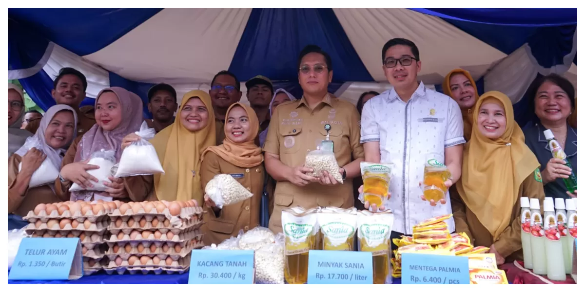 Wali Kota Medan Rico Waas buka Pasar Murah sambut Tahun Baru Imlek 2577 di Lapangan Barasokai Medan Area, Senin (9/2/2025). (Realitasonline.id/Dok Humas)