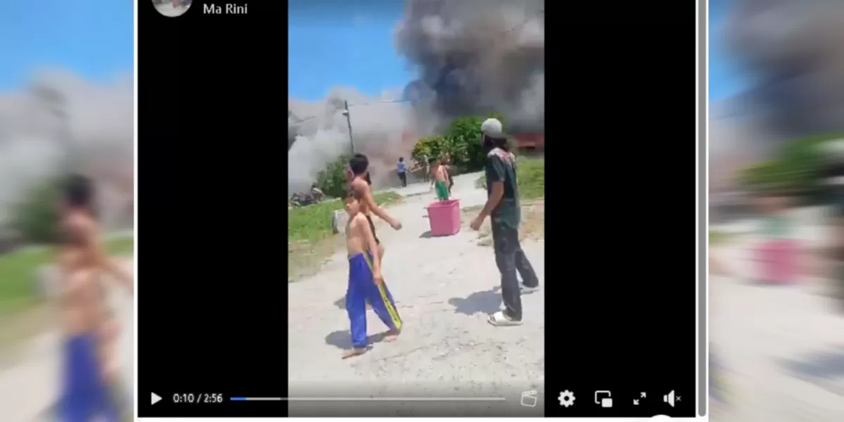 Akun Facebook@Rinirini merekam langsung kejadian kebakaran di Desa Penara Kebun Kecamatan Tanjung Morawa yang menghabiskan 2 unit rumah warga. Deli Serdang, Sabtu, (7/2/2026). (Realitasonline.id/mukhtarhabib)