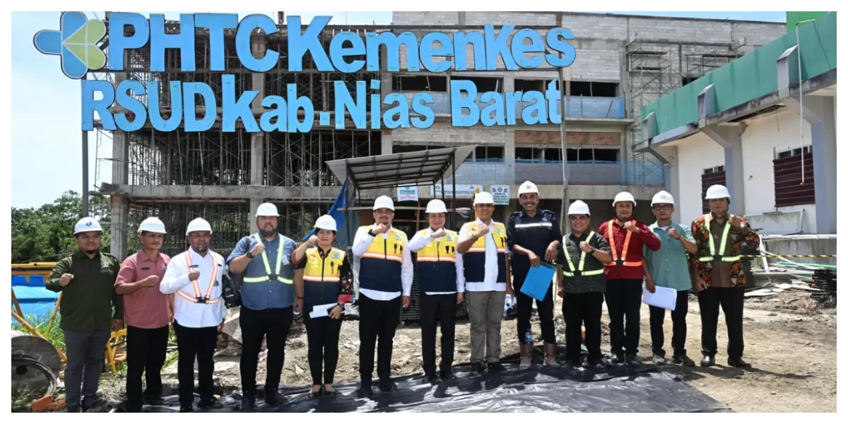 Bobby Nasution didampingi Bupati Nias Barat Eliyunus Waruwu, meninjau kondisi Rumah Sakit Umum Daerah (RSUD) Pratama di Kecamatan Lahomi Kabupaten Nias Barat. (Realitasonline.id/Kominfo Sumut/Fahmi Aulia)