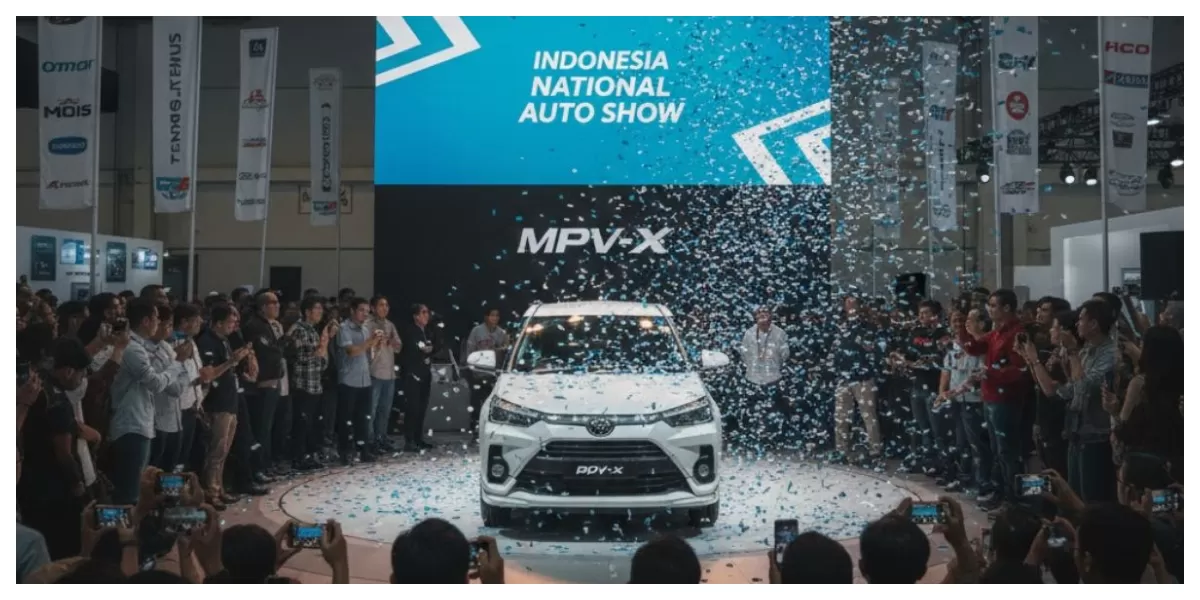 Keterangan foto: Ilustrasi mobil MPV di pameran nasional (Realitasonline/ Canva)