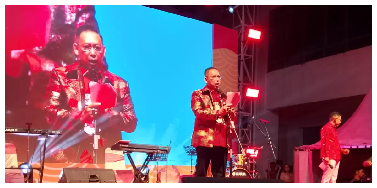 Ketua DPRD Medan Wong Chun Sen saat memberi sambutan pada perayaan Imlek yang dipusatkan di inti kota Jalan Kesawan. (Realitasonline.id/Dok)
