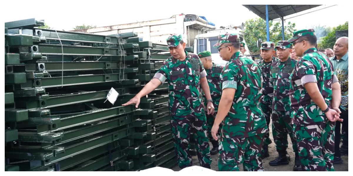 Pangdam I/BB tinjau pemindahan 8 unit jembatan moduler di Titipapan Medan. (Realitasonline.id/ Pendam I/BB/Ogek Tanjung)