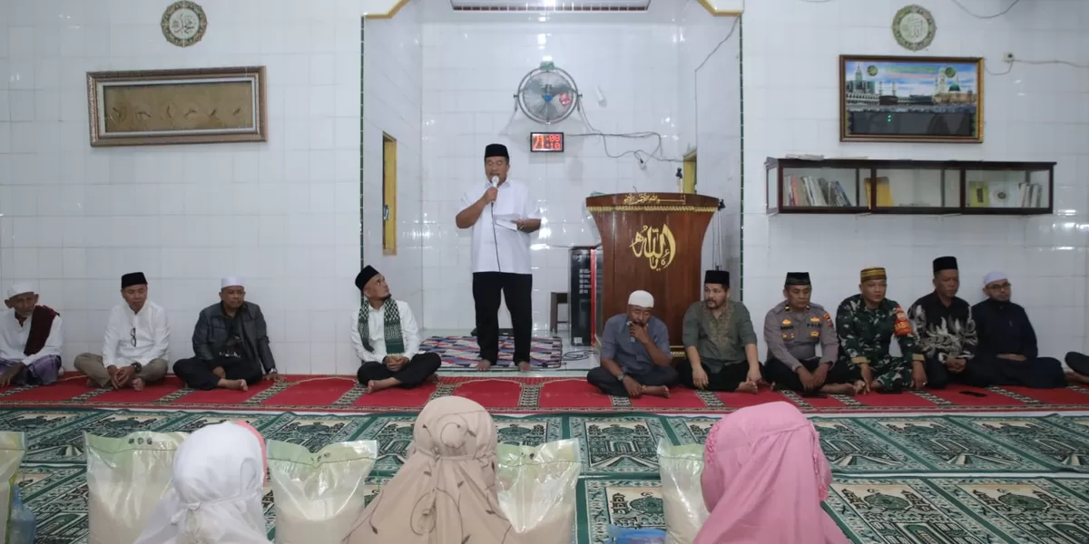 Bupati Asahan Taufik Zainal Abidin Siregar saat melaksanakan Safari Ramadhan