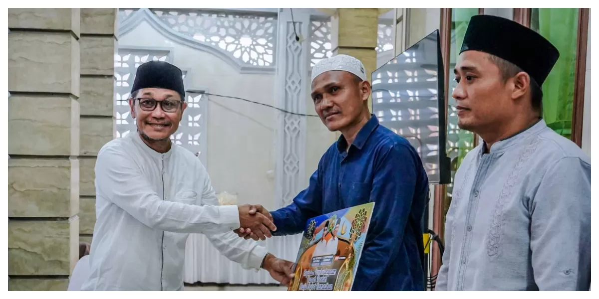 Staf Ahli Wali Kota Medan Bidang Ekonomi, Keuangan, dan Pembangunan, Mansursyah Safari Ramadhan ke Masjid Al Furqan Medan Deli sekaligus beri hibah Rp 50 juta ke masjid tersebut, Kamis (26/2/2026). (Realitasonline.id/Humas)