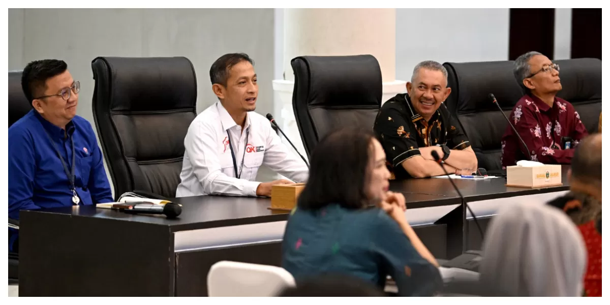 Pj Sekdaprov Sumut Sulaiman Harahap buka Rapat Pleno Penetapan Program Kerja TPKAD 2026 di Aula Raja Inal Siregar lantai 2 Kantor Gubernur Sumut, Jumat (27/2/2026). (Realitasonline.id/Kominfo Sumut/Fahmi Aulia)