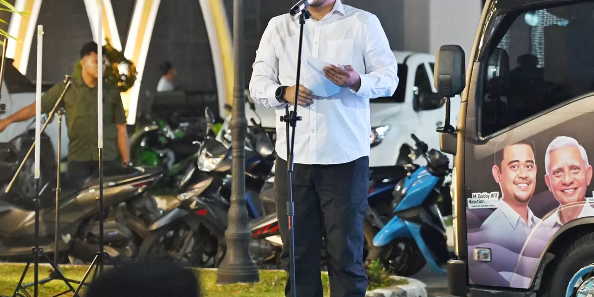 Gubernur Sumut Bobby Nasution meluncurkan layanan Internet Gratis Ruang Publik di 8 Kota se Sumut, peluncuran ini dilaksanakan di Pelataran Masjid Agung Al-Abrar Kota Padang Sidempuan, Minggu (1/3/2026) malam.