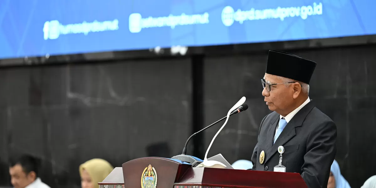 Wagub Sumut Surya menghadiri Rapat Paripurna di Ruang Rapat DPRD Sumut dengan agenda peresmian pengangkatan Anggota DPD Sumut dari fraksi Nasdem masa jabatan 2024-2029 atas nama Mustafa Kamil Adam, serta penyampaian laporan hasil kegiatan reses II masa persidangan II Tahun Sidang II 2025-2026 oleh p