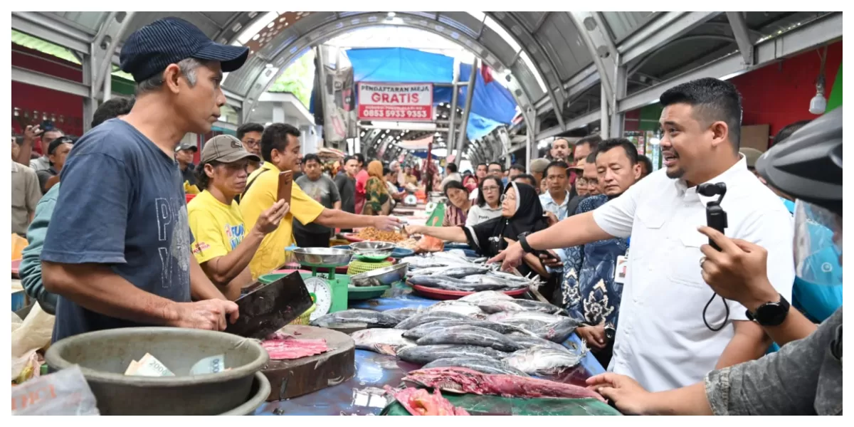 Bobby Nasution melakukan Sidak ke sejumlah pasar tradisional, jaga ketersediaan pasokan dan stabilitas harga pasokan harga bahan pangan strategis menjelang hari besar keagamaan nasional (HBKN) baru-baru ini di Kota Medan. (Realitasonline.id/Kominfo Sumut)