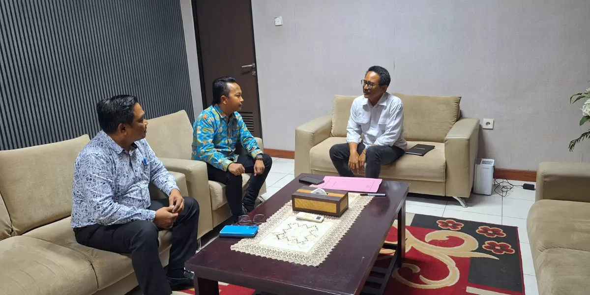 Dalam diskusi tersebut, dibahas bahwa persekongkolan tender sebagaimana diatur dalam Undang-Undang Nomor 5 Tahun 1999