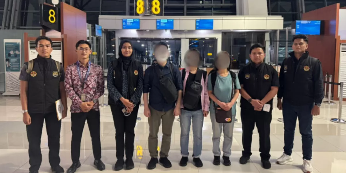 Berikut 3 Orang asing dengan inisial SK, GC, dan LNY, berkewarganegaraan Korea Selatan, dideportasi melalui Tempat Pemeriksaan Imigrasi (TPI) Bandara Internasional Soekarno-Hatta