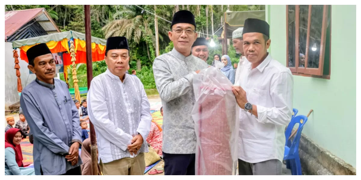 Bupati Tapsel  Gus Irawan Pasaribu hadiri  Safari Ramadhan 1447 Hdi Masjid Al Ikhlas, Desa Tolang, Kecamatan Aek Bilah, Kabupaten Tapsel, Kamis (5/3/2026).(Realitasonline.i/Riswandy)
