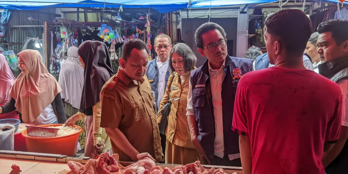 Sidak dilakukan di Pasar Petisah dan Pasar Sei Sikambing mulai pukul 08.00 WIB. Kegiatan ini dipimpin langsung oleh Kepala Kantor Wilayah I KPPU, Ridho Pamungkas
