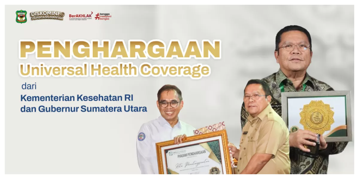 Wali Kota Wesly Silalahi menerima penghargaan UHC. (Realitasonline.id/Rhy)