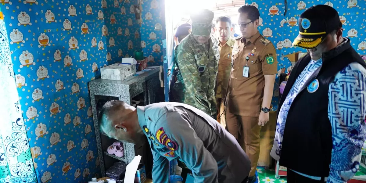 Rico Waas bersama aparat gabungan sisir di sejumlah lokasi rawan narkoba di Belawan, Selasa (10/3/2026).