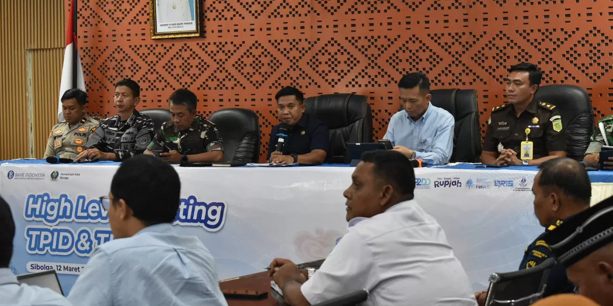 Foto: Wali Kota Sibolga, Akhmad Syukri Nazry Penarik, secara resmi membuka High Level Meeting TPID. (Realitasonline.id/Dok)