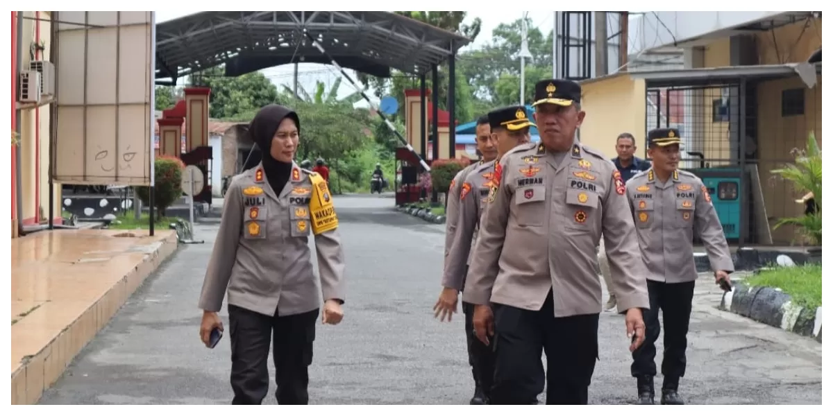 Waka Polresta Deli Serdang AkBP Juliani Prihatini SIK MH menyambut tim asistensi mabes polri dalam rangka supervisi ops ketupat toba 2026 di Mako Polresta Deli Serdang (Realitasonline.id/zul)