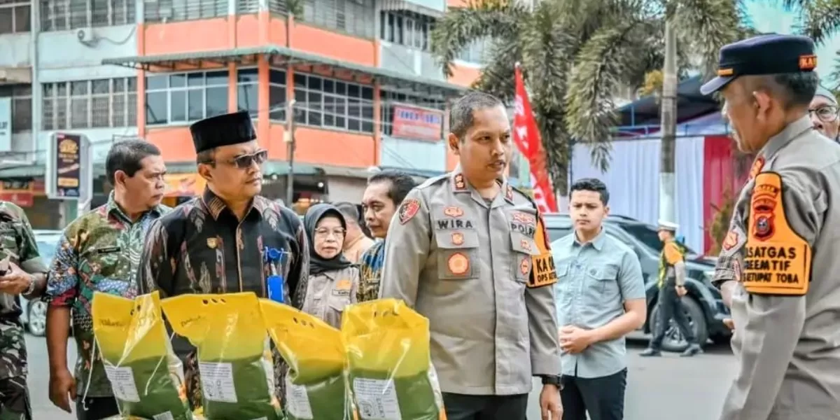 Wali Kota Padangsidimpuan Letnan Dalimunthe bersama Kapolres Padangsidimpuan AKBP Wira Prayatna meninjau GPM Polri di Pos Pam 1 Pos Kota Polres Padangsidimpuan, Jalan Sudirman, Kecamatan Padangsidimpuan Utara, Kota Padangsidimpuan, Jumat (13/2/2026).(Foto: Realitasonline/Riswandy)