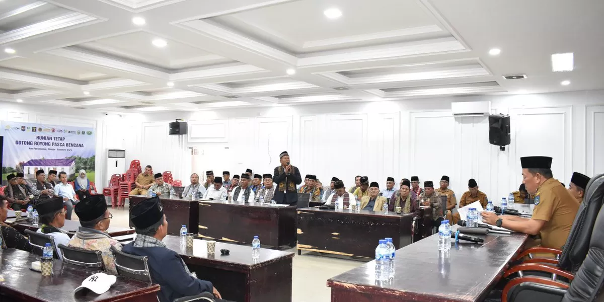 Foto: Wali Kota Sibolga dan Wakil Wali Kota saat berdialog dengan Tokoh Adat. (Realitasonline.id/Dok) 