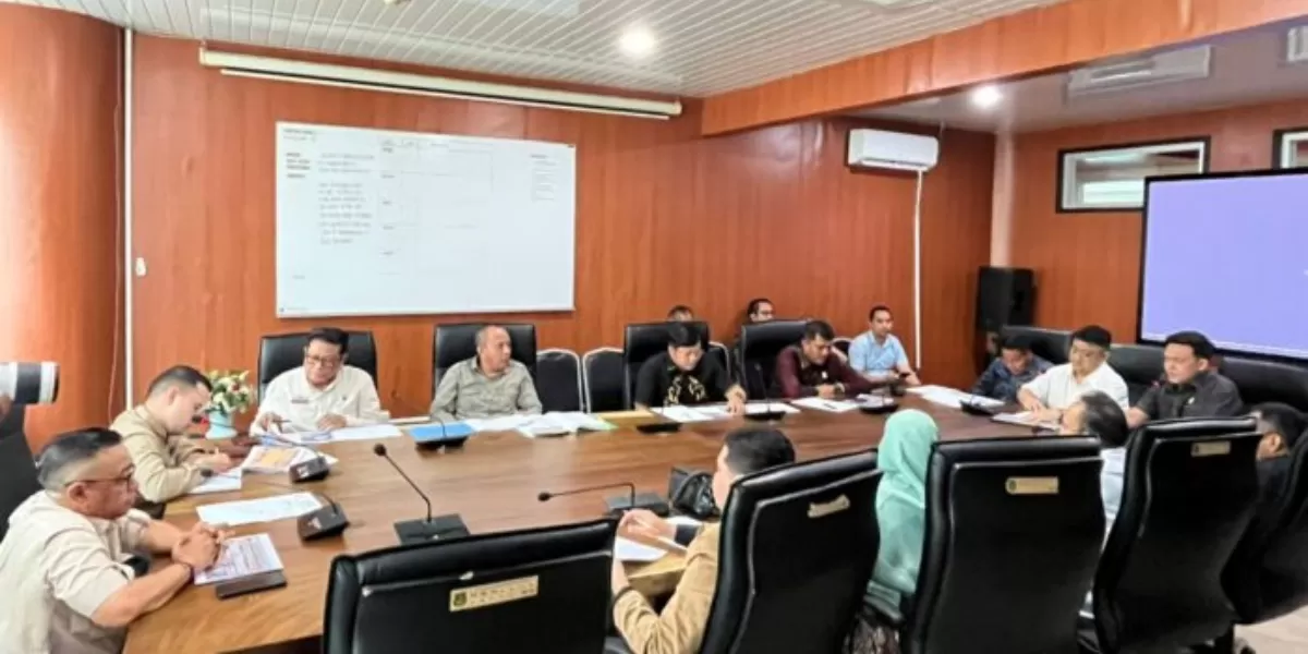 Dirut PUD Pasar Anggia Ramadhan pada Rapat Dengar Pendapat (RDP) Komisi III DPRD Medan, Senin (2/3/2026) bulan lalu. (Realitasonline.id/Dok)