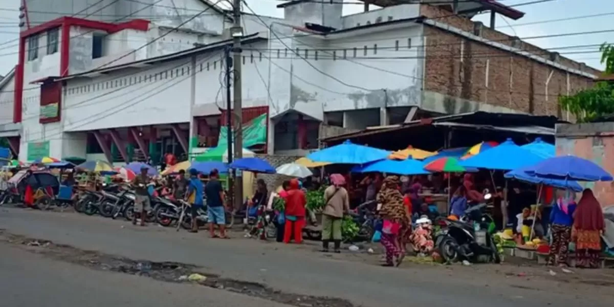 Lokasi Pasar Sukaramai yang dipenuhi pedagang kaki lima. (Realitasonline.id/Dok)