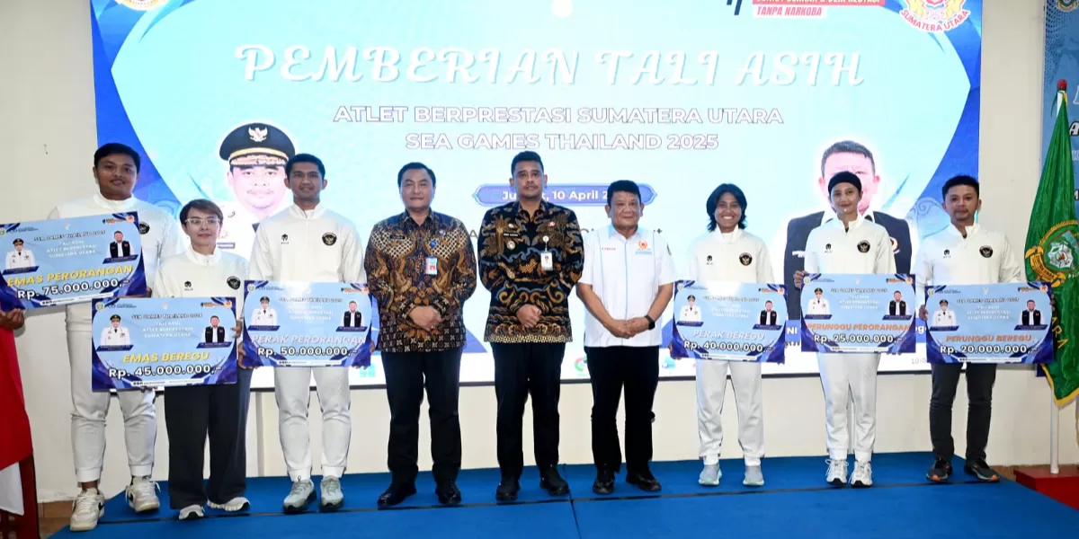 penyerahan tali asih yang dilakukan di Aula Kantor KONI Sumut di Medan