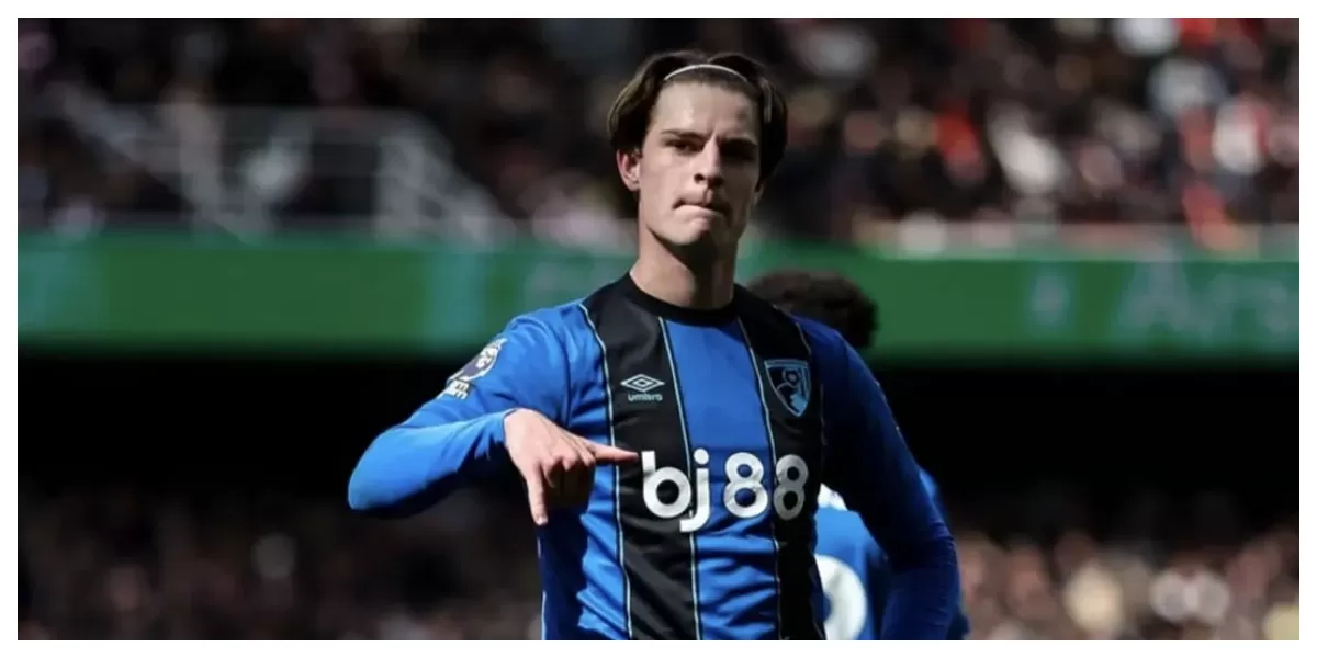 Keterangan Foto : Selebrasi Alex Scott usai mencetak gol kemenangan untuk Bournemouth atas Arsenal (Realitasonline.id / ig : @afcb)